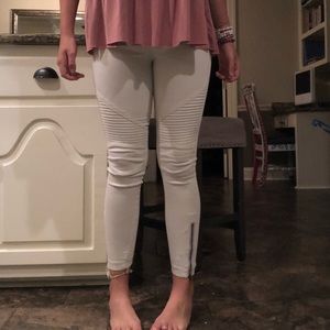 Beulah white moto pull-on jeans